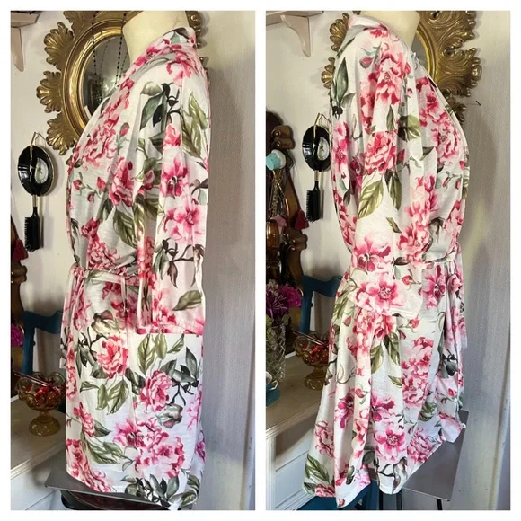 Open-Front Robe - Picture 6 of 14